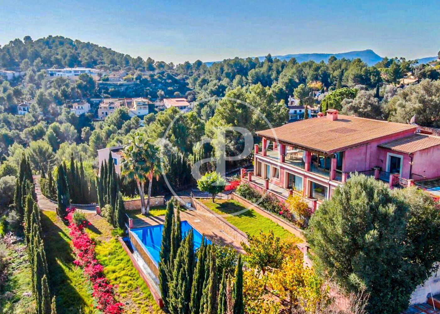 Vista exterior de Casa o xalet de lloguer en Esporles amb Aire condicionat, Calefacció i Jardí privat