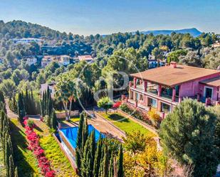 Vista exterior de Casa o xalet de lloguer en Esporles amb Aire condicionat, Calefacció i Jardí privat