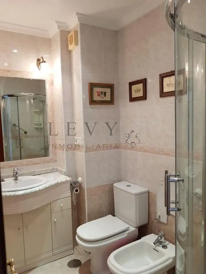 Badezimmer von Wohnung zur Miete in Málaga mit Heizung und Möbliert