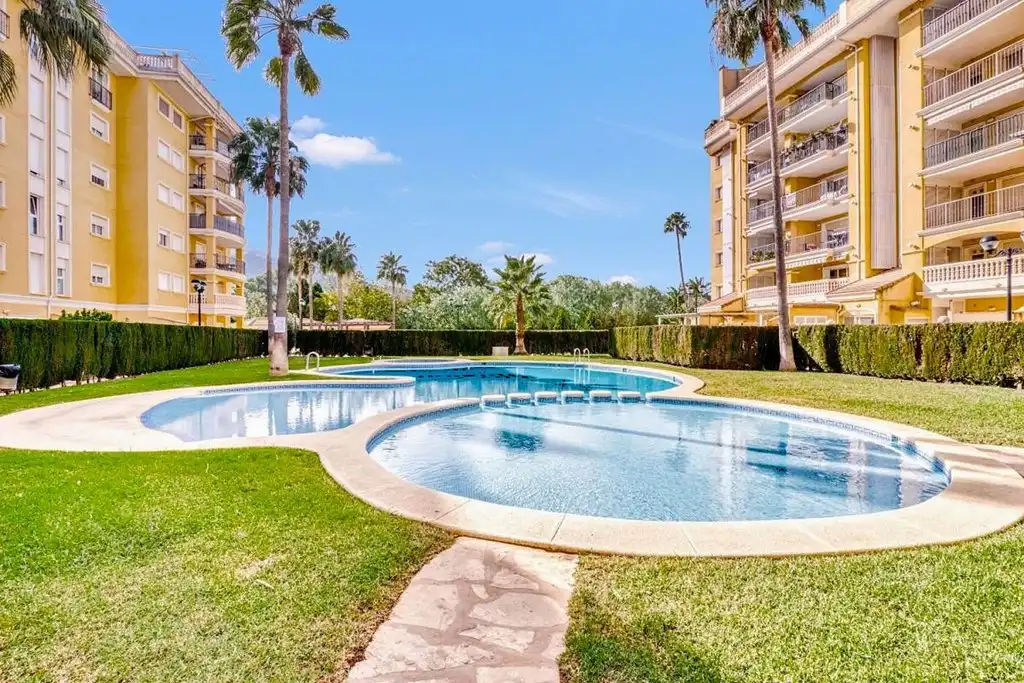 Swimming pool of Flat for sale in Dénia  with Air Conditioner, Heating and Terrace