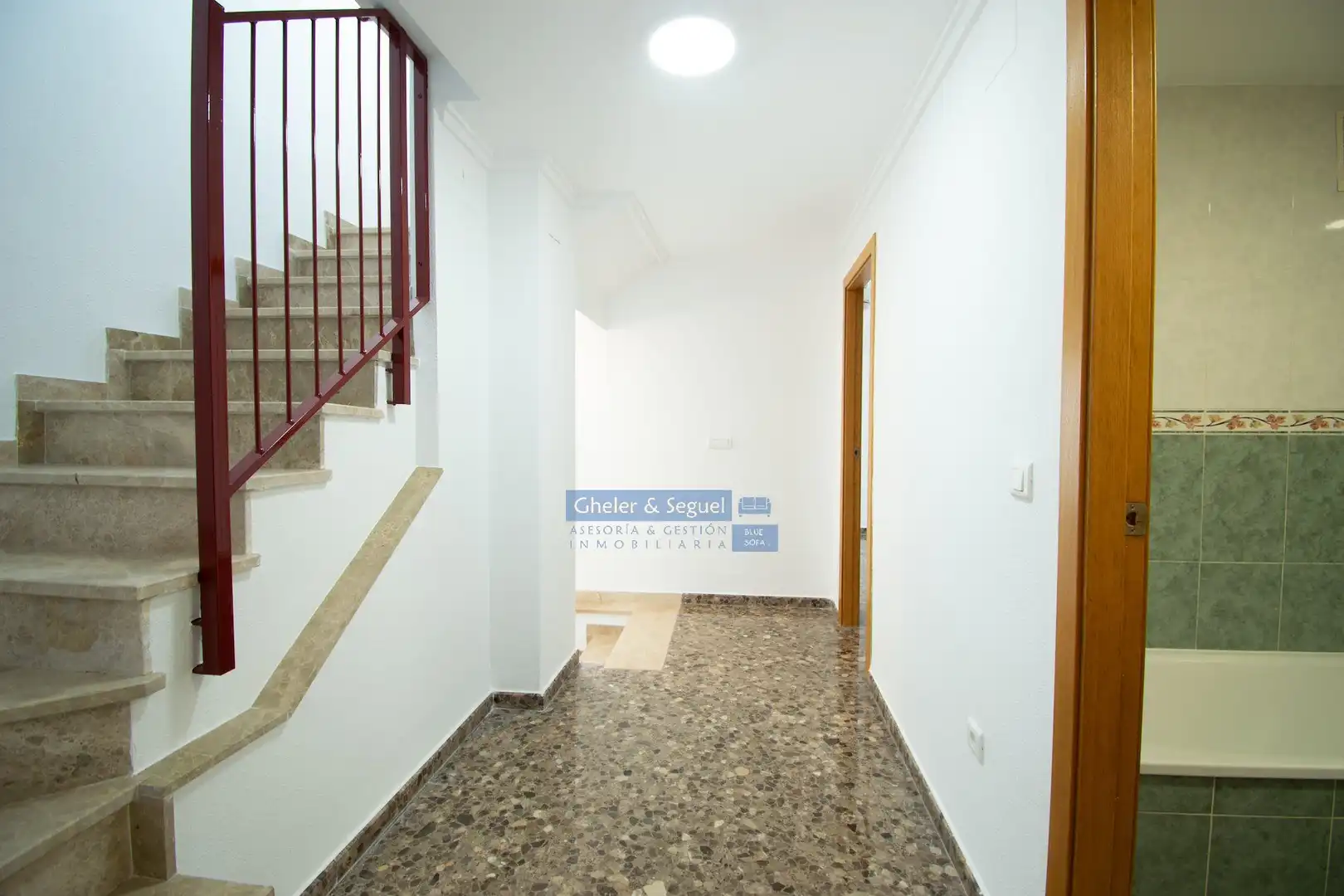 Casa adosada en venta en Sagunto / Sagunt con Terraza y Balcón