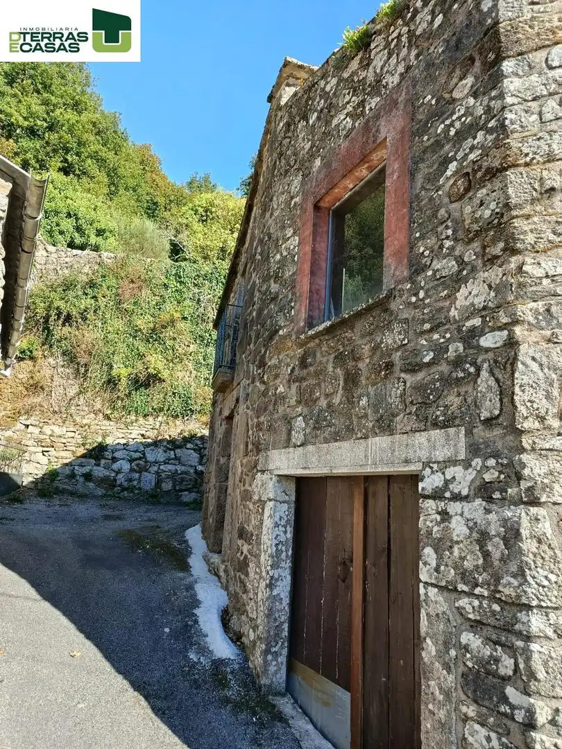 Vista exterior de Casa o xalet en venda en Cerdedo amb Calefacció
