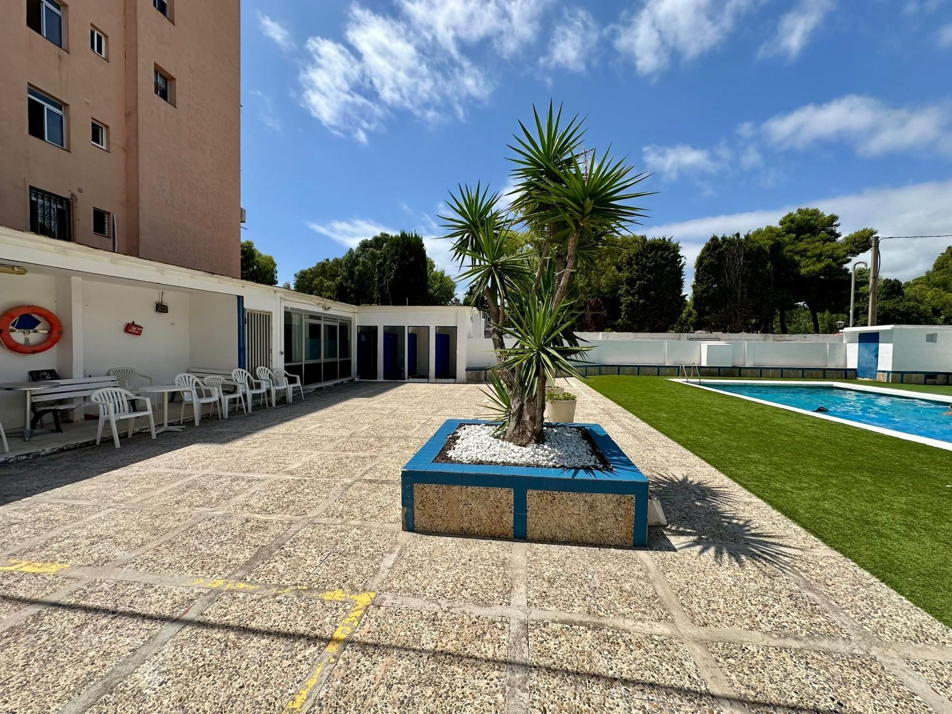 Swimming pool of Flat for sale in El Vendrell  with Parquet flooring and Community pool