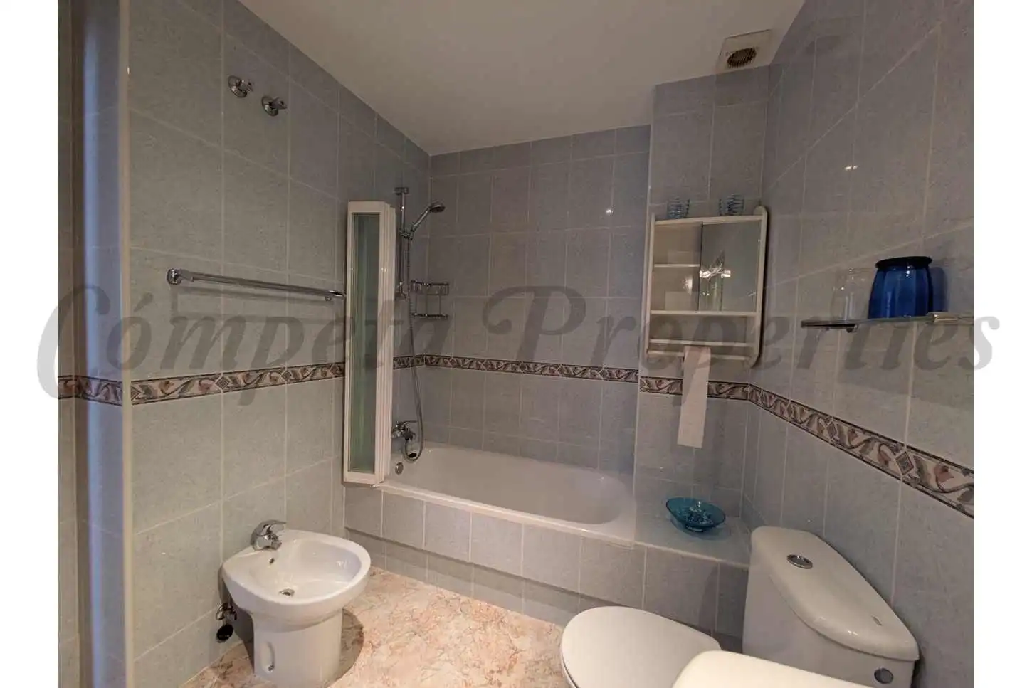 Bany de Casa o xalet en venda en Nerja amb Terrassa, Traster i Balcó