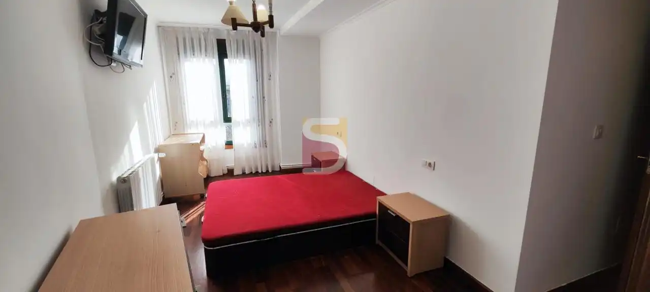 Schlafzimmer von Wohnung zur Miete in Gondomar mit Heizung, Abstellraum und Möbliert