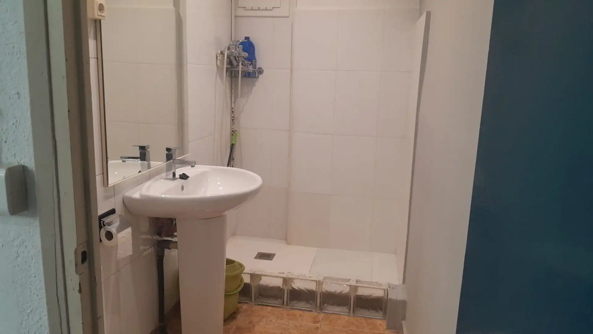Baño de Local de alquiler en Montcada i Reixac