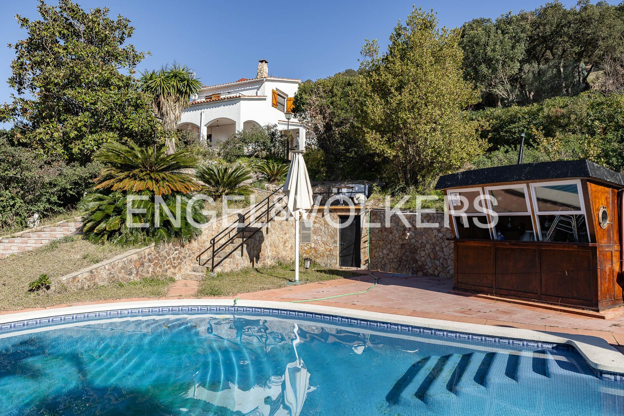 Vista exterior de Casa o xalet en venda en Palafolls amb Calefacció, Jardí privat i Terrassa
