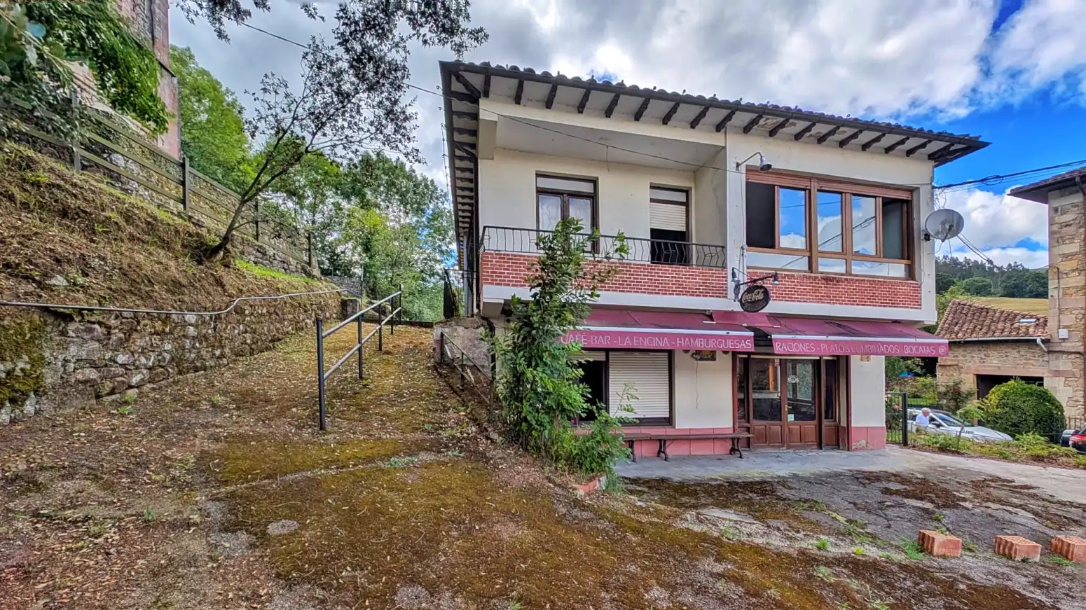 Vista exterior de Casa o xalet en venda en Cabuérniga amb Jardí privat