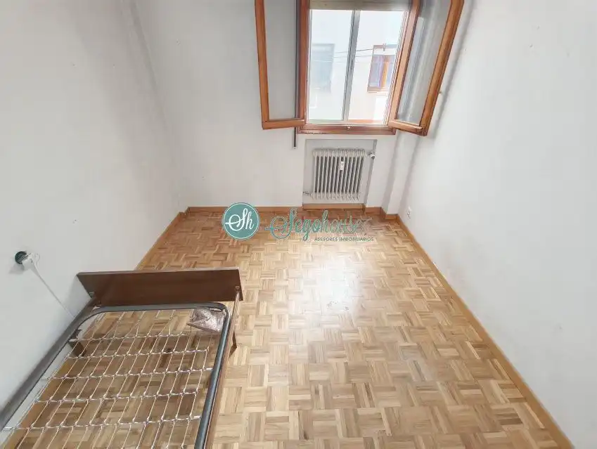 Habitación de Piso en venta en Segovia con Calefacción, Parquet y Trastero