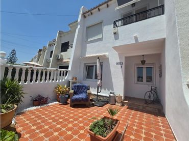 Casa con piscina in vendita a Calle Salvador Dalí