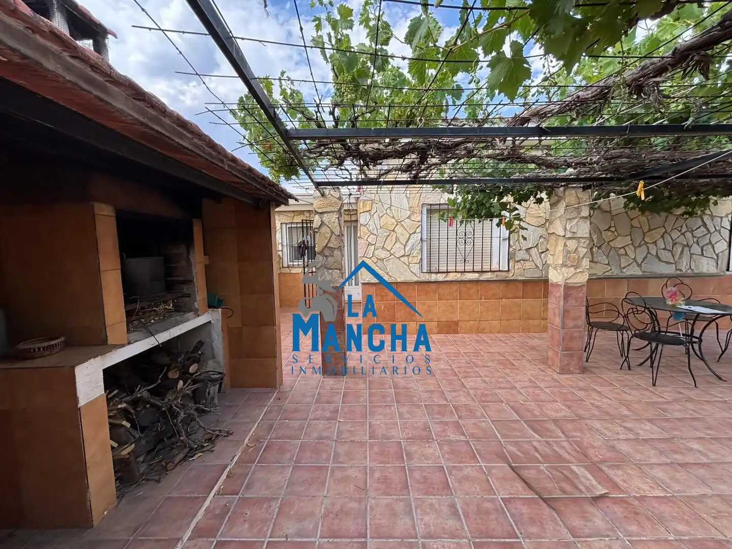 Vista exterior de Casa o xalet en venda en Albacete amb Aire condicionat, Jardí privat i Traster