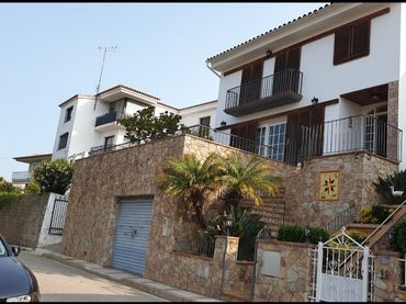 House with garden for sale in Tossa de Mar pueblo
