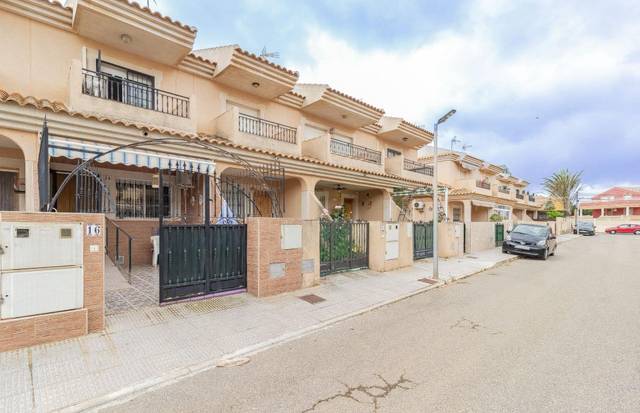 Casa-chalet en Venta en Calle Adherbal en Playa Honda - Playa Paraíso