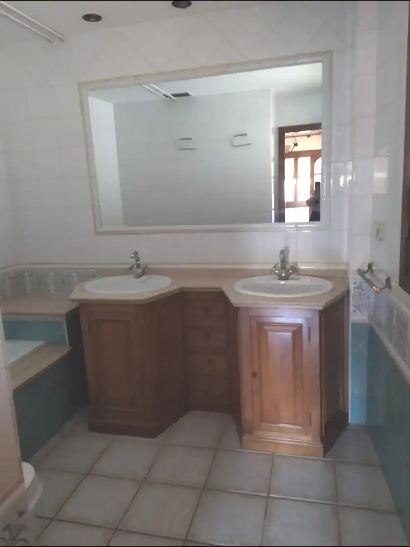 Badezimmer von Gebäude zum Verkauf in Maracena