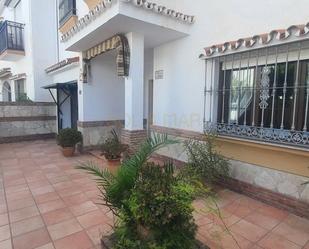 Vista exterior de Casa adosada en venda en Fuengirola amb Aire condicionat, Calefacció i Terrassa