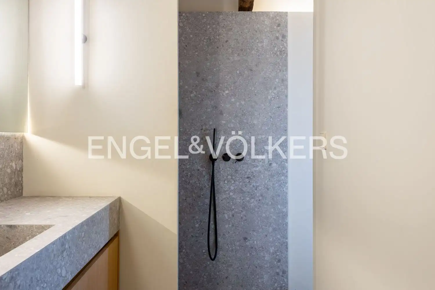 Baño de Piso de alquiler en Valencia con Aire acondicionado, Calefacción y Terraza