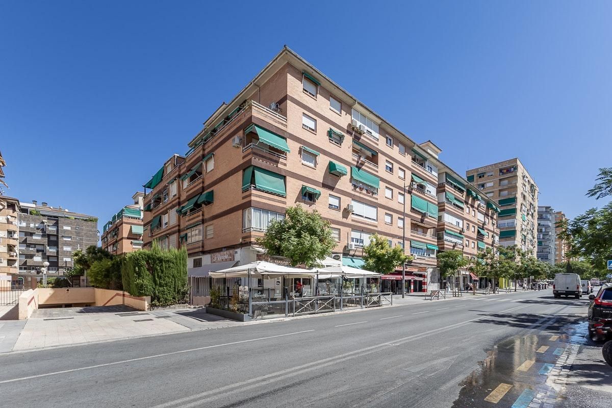 Exterior view of Flat for sale in  Granada Capital  with Heating, Terrace and Storage room