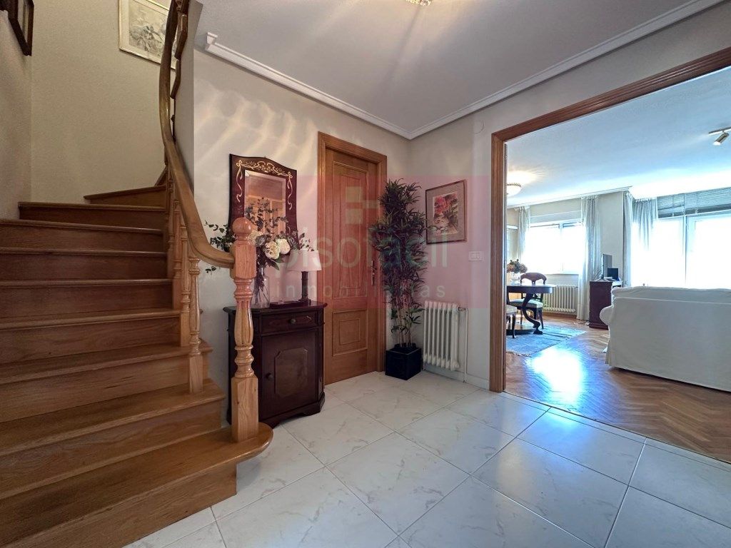 Duplex for sale in Lugo Capital  with Private garden and Community pool