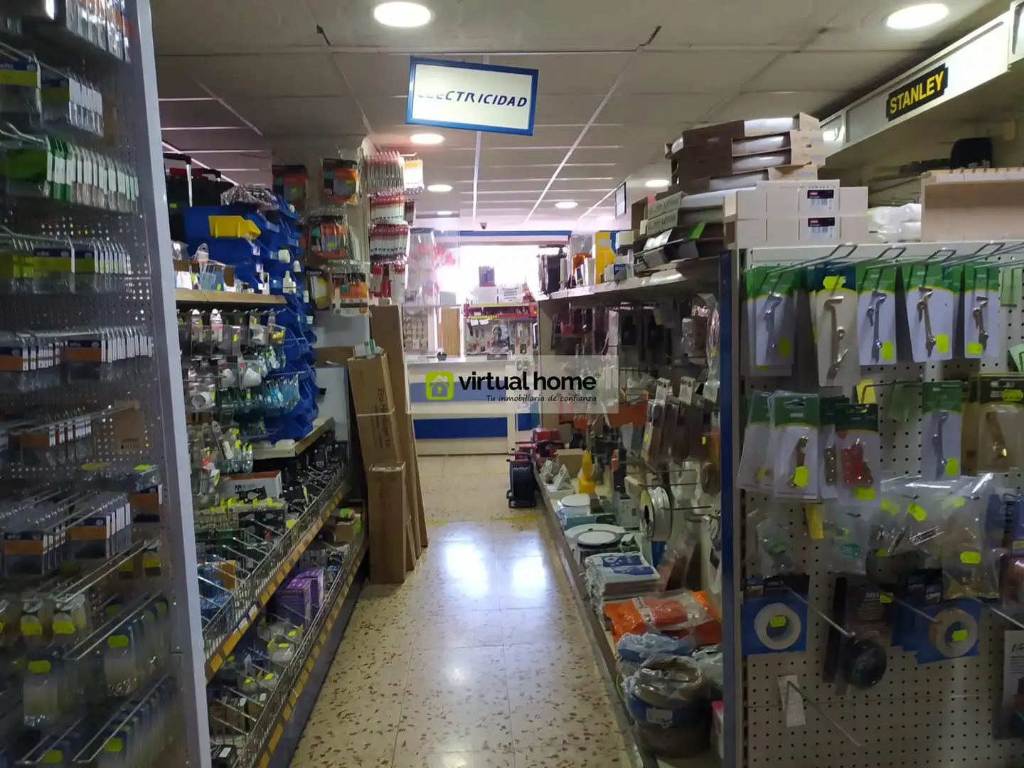 Locale commerciale in vendita a Centro Urbano