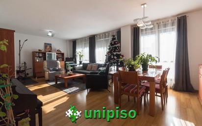 Living room of Flat for sale in Leganés  with Air Conditioner, Heating and Parquet flooring