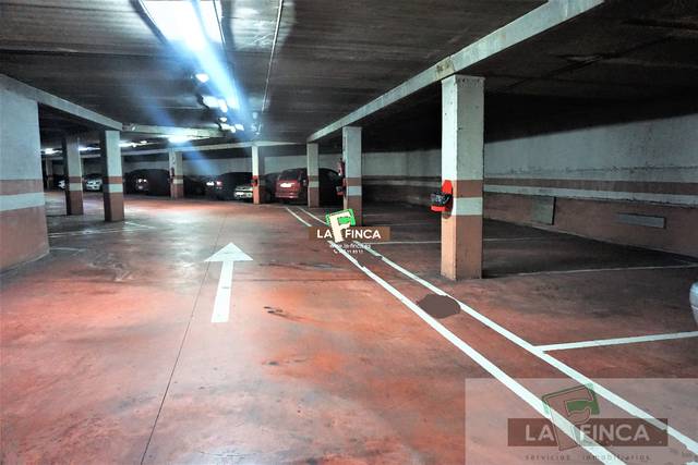 Garaje en Venta en Milán - Pumarín