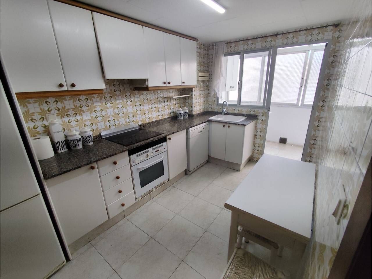 Kitchen of Flat for sale in Leganés  with Air Conditioner, Furnished and Balcony