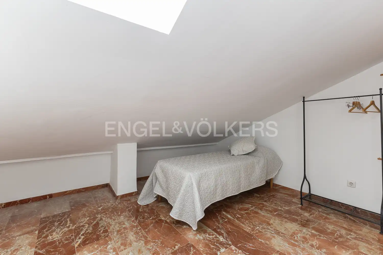 Schlafzimmer von Dachboden zum Verkauf in Valencia mit Klimaanlage, Heizung und Terrasse