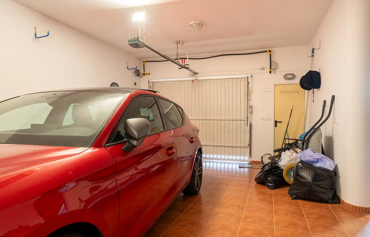 Parking de Casa o chalet en venta en Oleiros con Calefacción, Jardín privado y Parquet