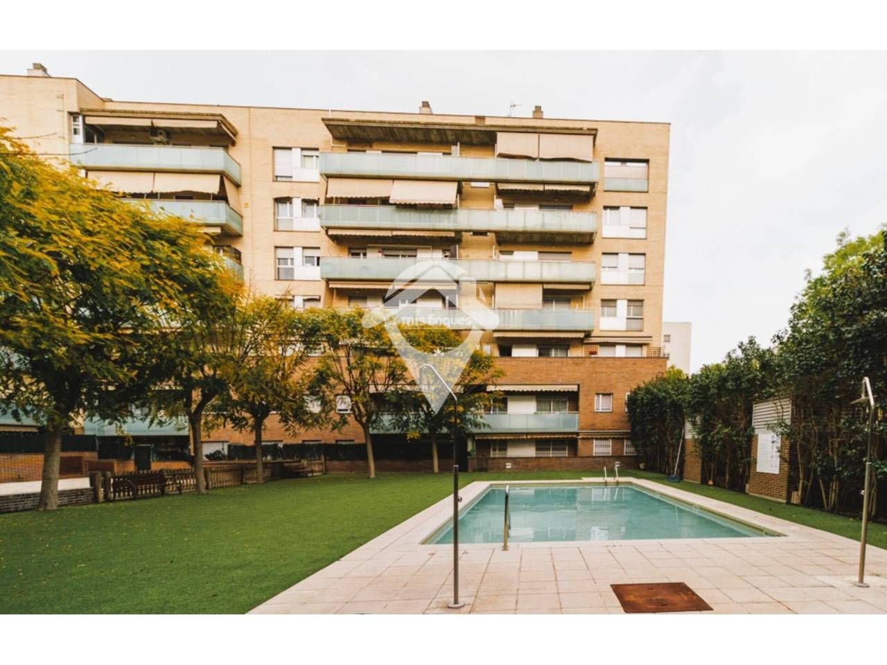 Piscina de Pis en venda en Sabadell amb Calefacció, Terrassa i Traster