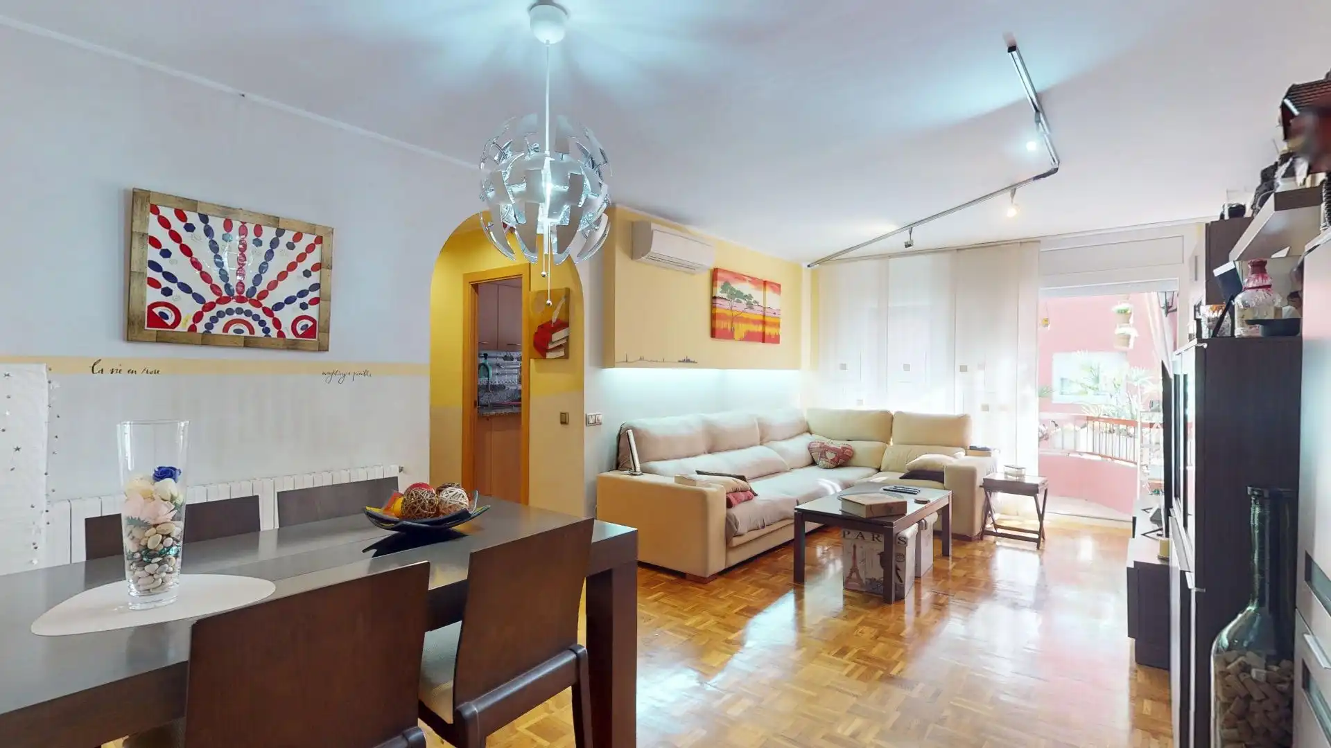 Sala de estar de Piso en venta en Girona con Aire acondicionado, Calefacción y Terraza