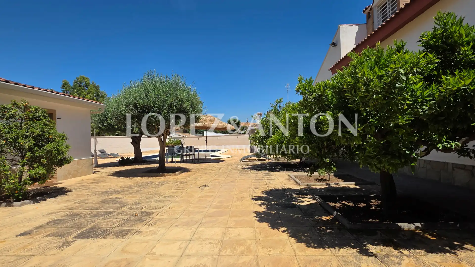 Terrasse von Haus oder Chalet zum Verkauf in L'Eliana mit Klimaanlage, Heizung und Privatgarten