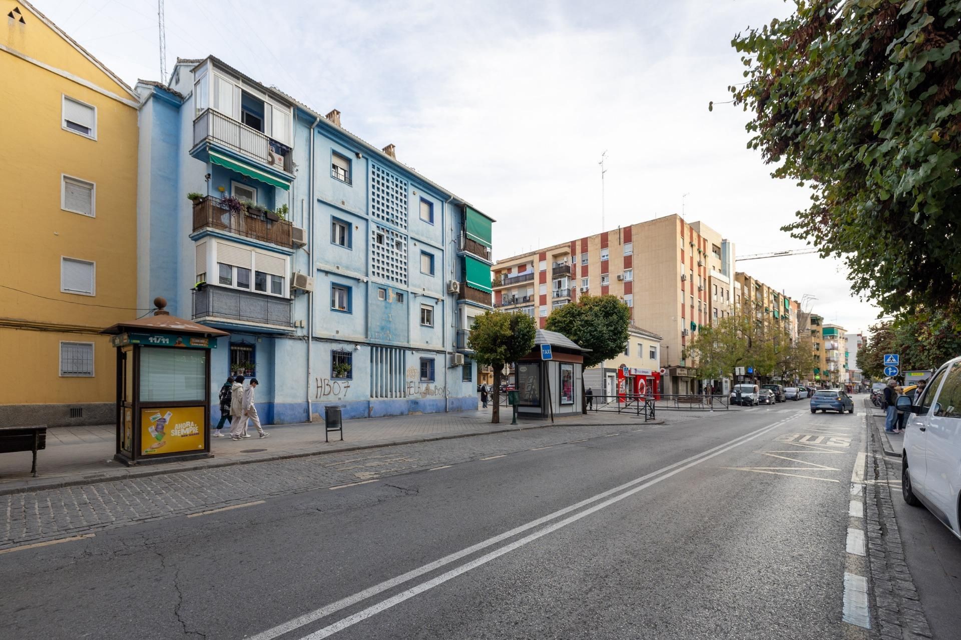 Exterior view of Flat for sale in  Granada Capital  with Air Conditioner, Balcony and Alarm