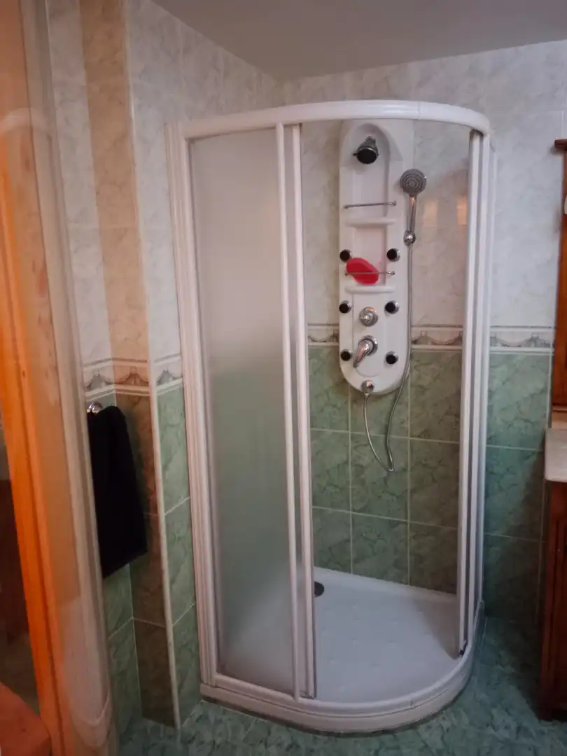 Bany de Casa adosada en venda en San Martín de Valdeiglesias amb Aire condicionat i Calefacció