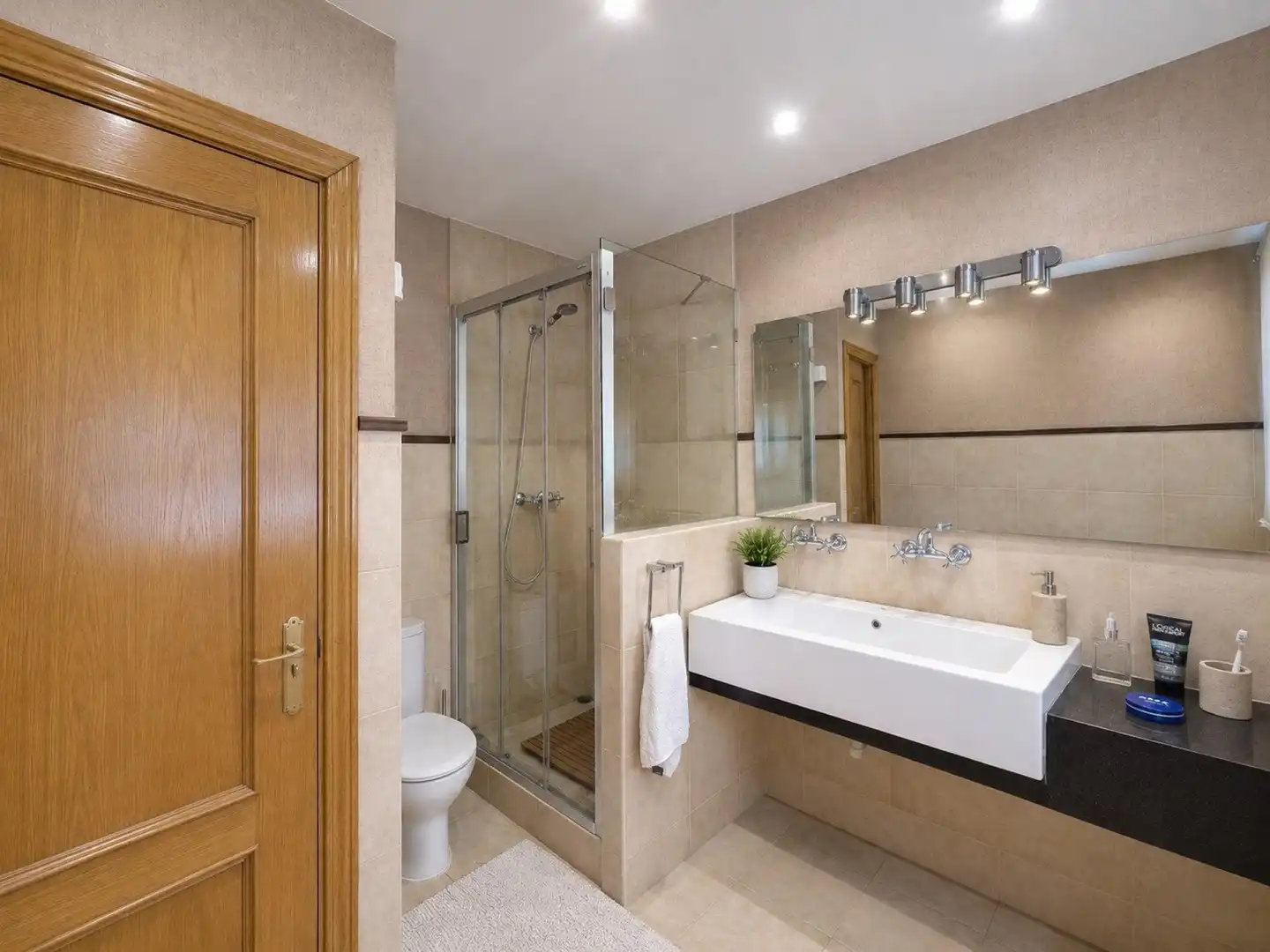Baño de Piso en venta en Majadahonda con Calefacción, Terraza y Piscina comunitaria