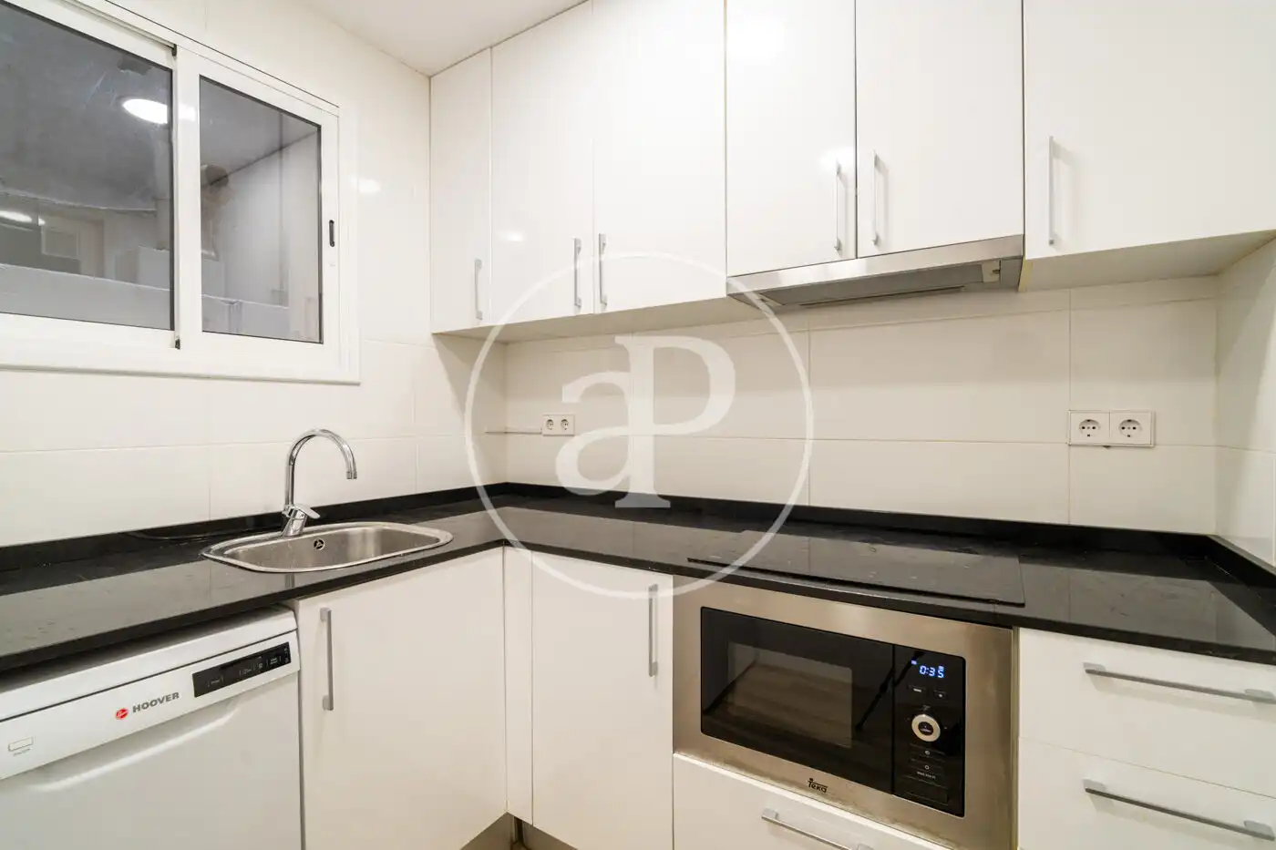 Küche von Wohnung zum Verkauf in Barcelona mit Klimaanlage, Heizung und Möbliert
