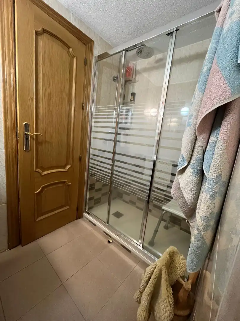 Bathroom of Flat for sale in Elda  with Air Conditioner and Furnished