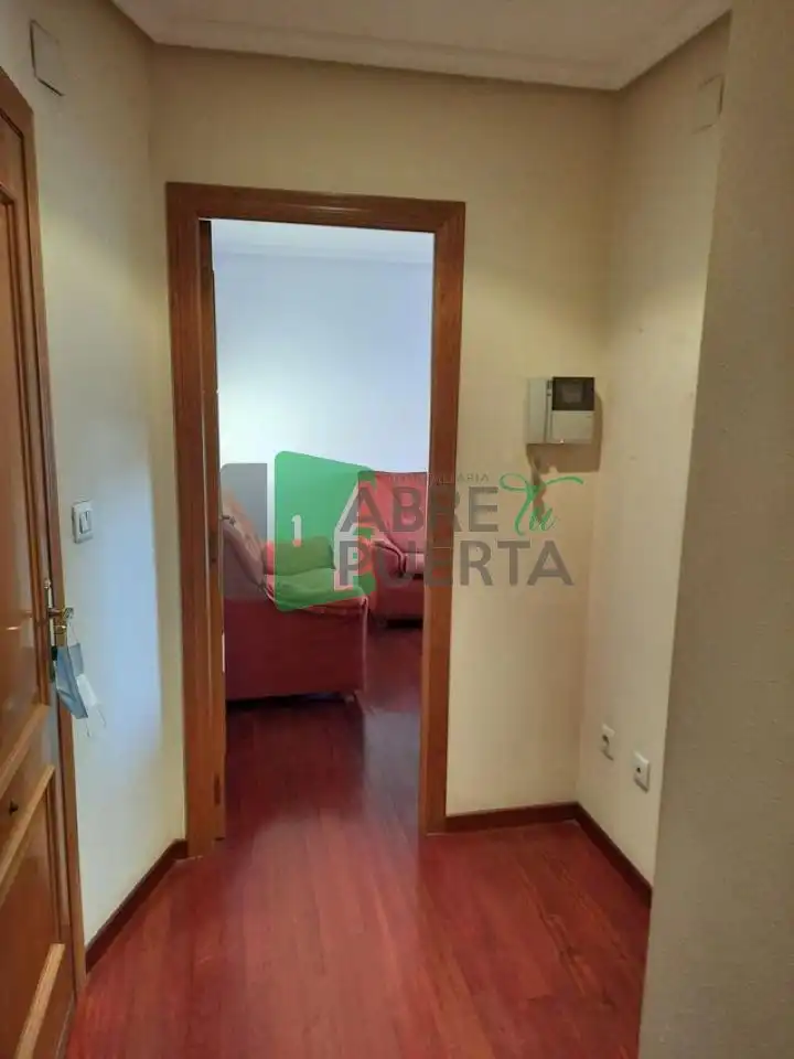 Piso de alquiler en Ourense Capital  con Calefacción, Terraza y Trastero