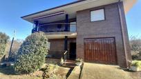 Vista exterior de Casa o xalet en venda en Ampuero amb Calefacció, Terrassa i Moblat
