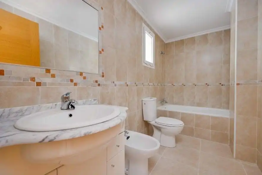 Bathroom of Apartments for sale in San Fulgencio  with Balcony and Community pool