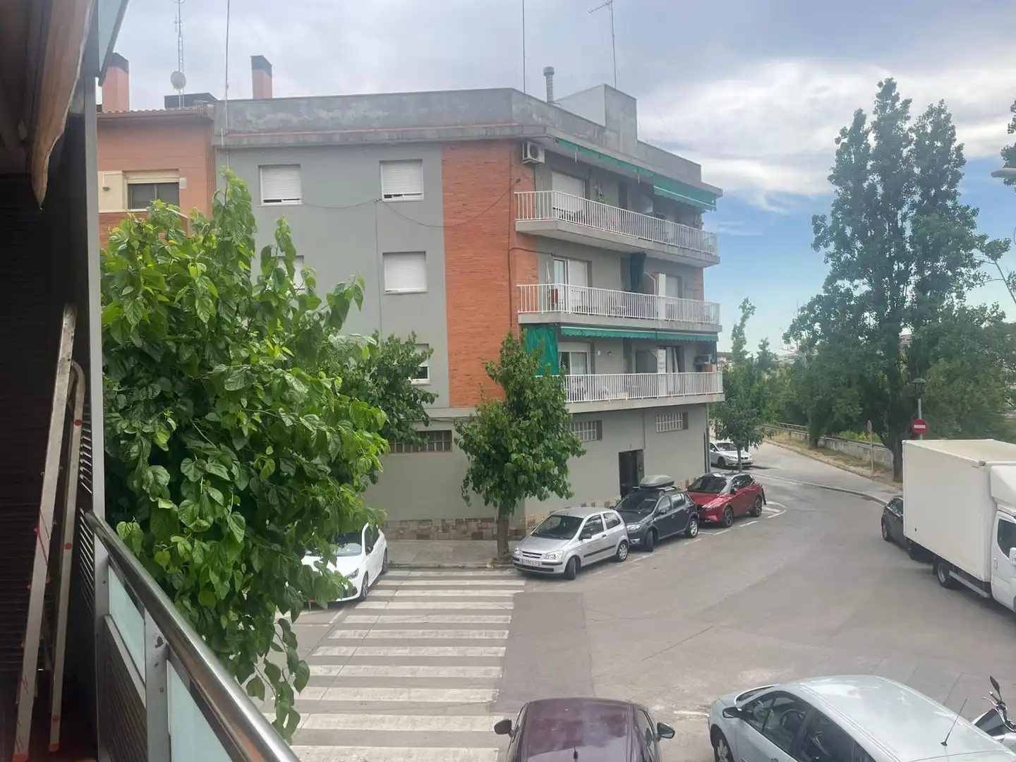 Vista exterior de Piso en venta en Rubí con Aire acondicionado, Calefacción y Balcón