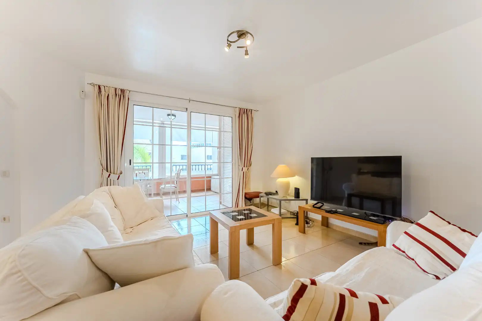 Sala de estar de Piso en venta en Arona con Terraza, Amueblado y Horno