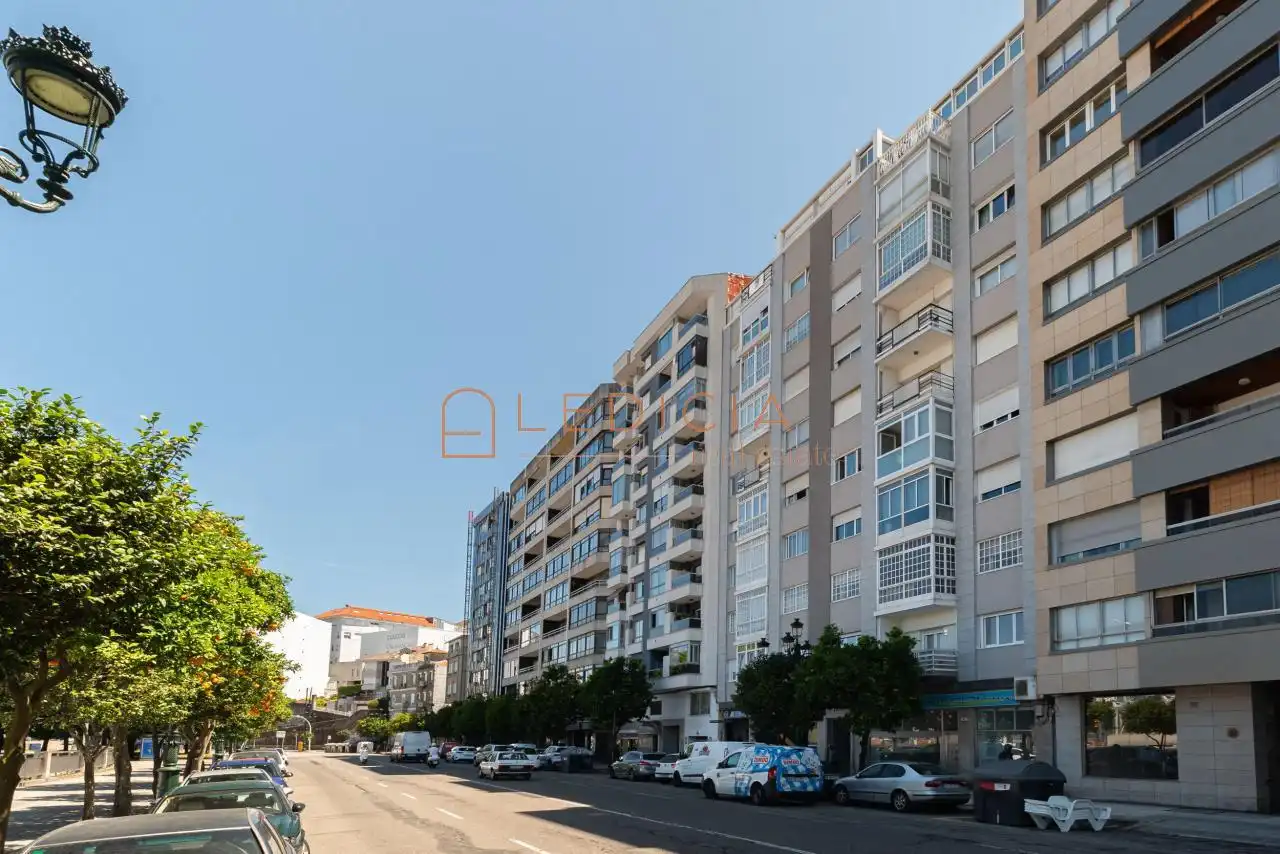 Piso en venta en García Barbón, 114, Centro - Areal