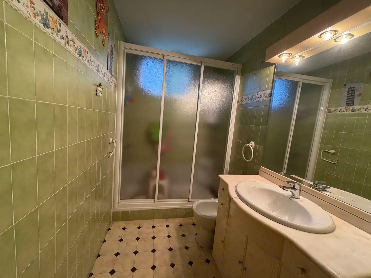 Baño de Piso en venta en Madrid con Calefacción, Jardín privado y Terraza