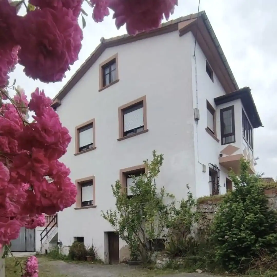 Vista exterior de Casa o chalet en venta en Santiurde de Toranzo con Calefacción, Terraza y Trastero