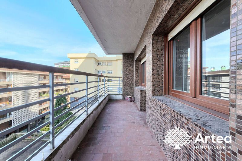 Terrassa de Pis en venda en Bilbao  amb Calefacció, Jardí privat i Terrassa