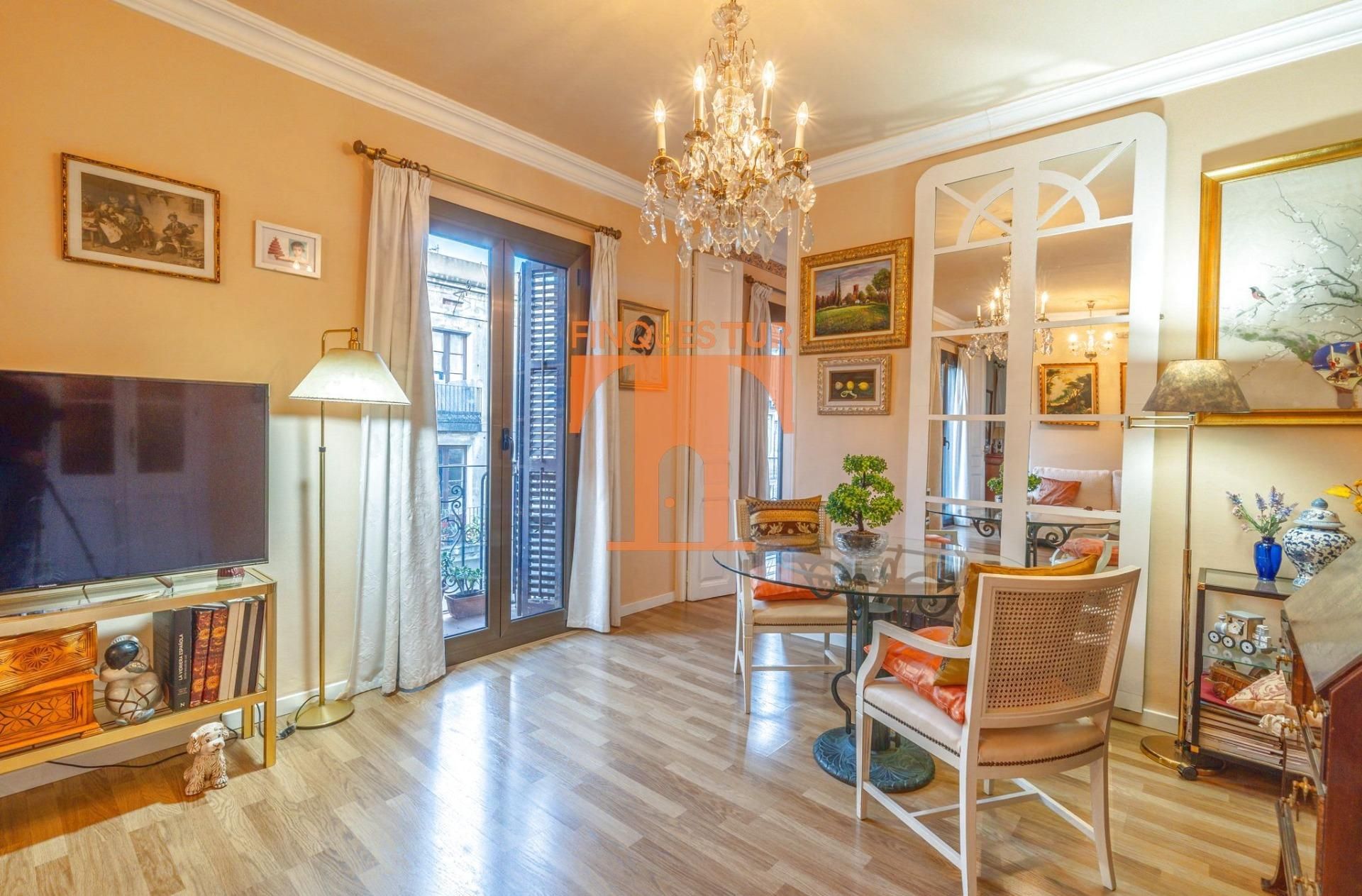 Flat for sale in Sant Antoni, Eixample