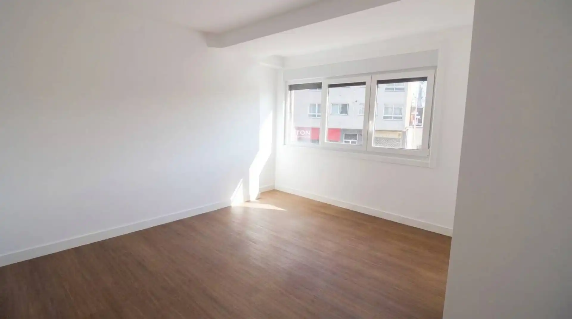 Habitación de Piso en venta en Oleiros con Calefacción, Parquet y Terraza