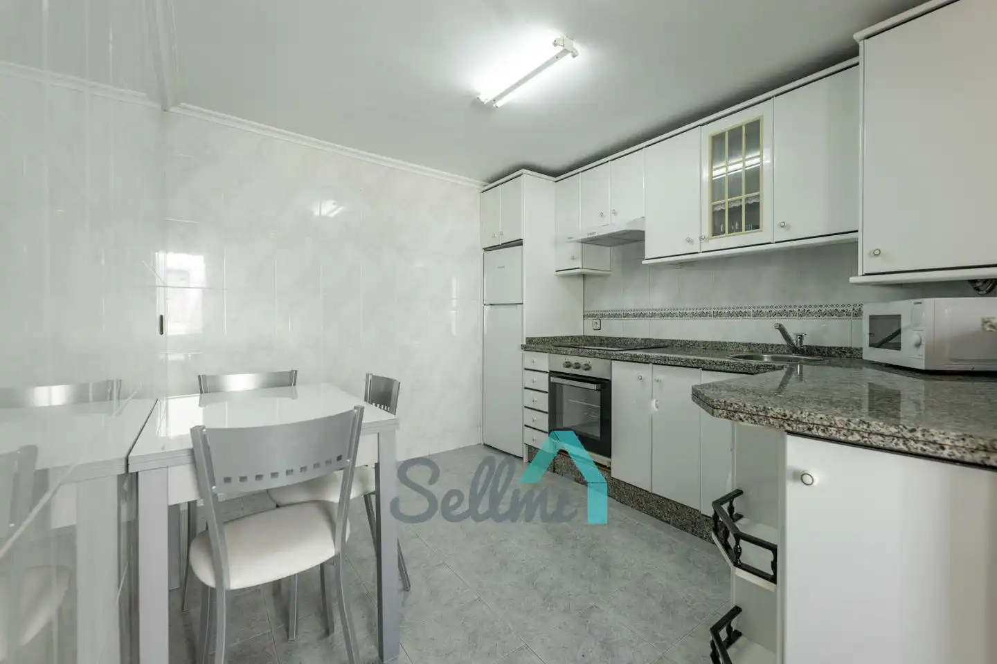 Flat for rent in De Gloria Fuertes, Masip