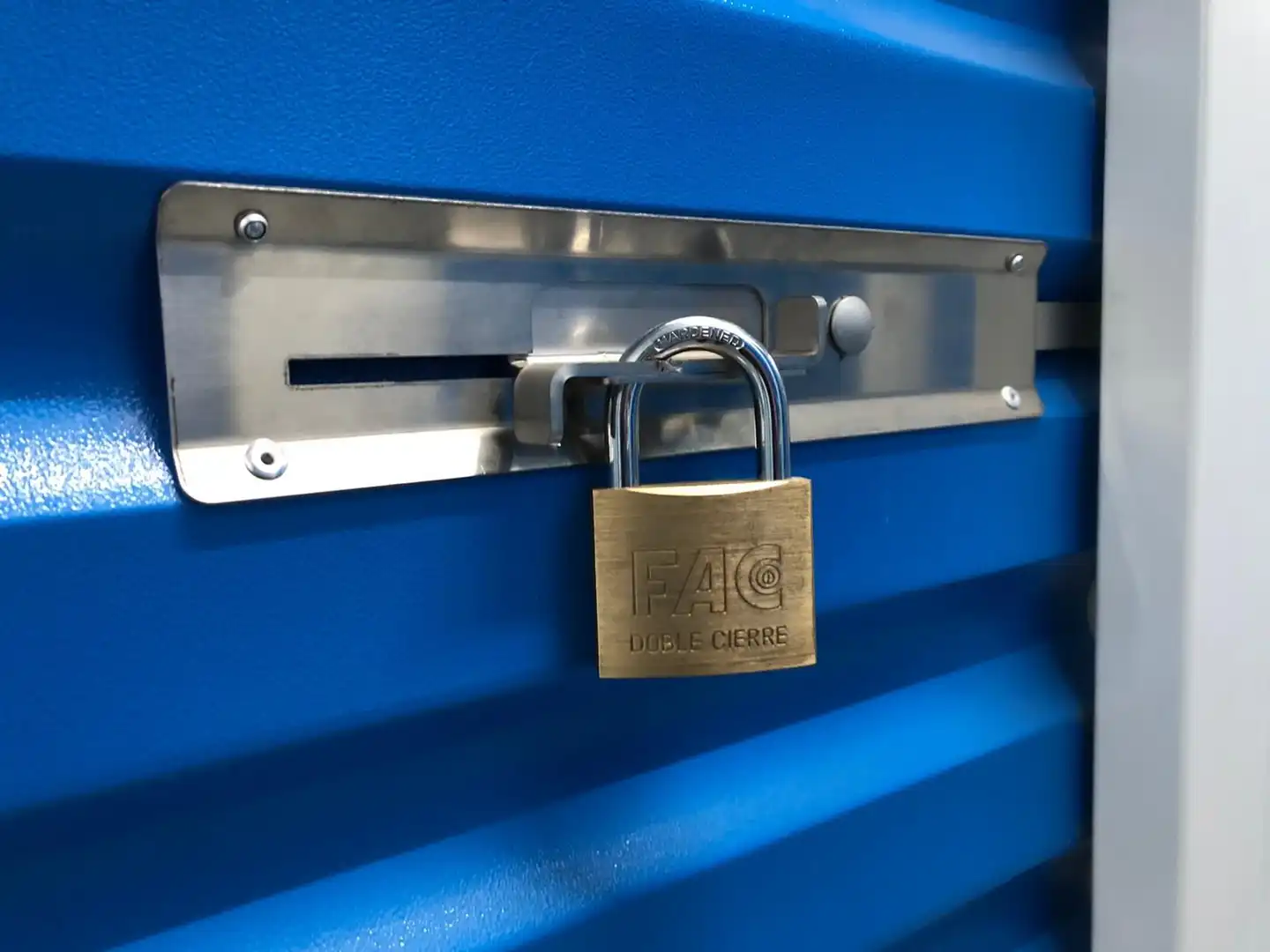 Storage room for rent in Avenida de Madrid, 273, La Bozada – Parque Delicias