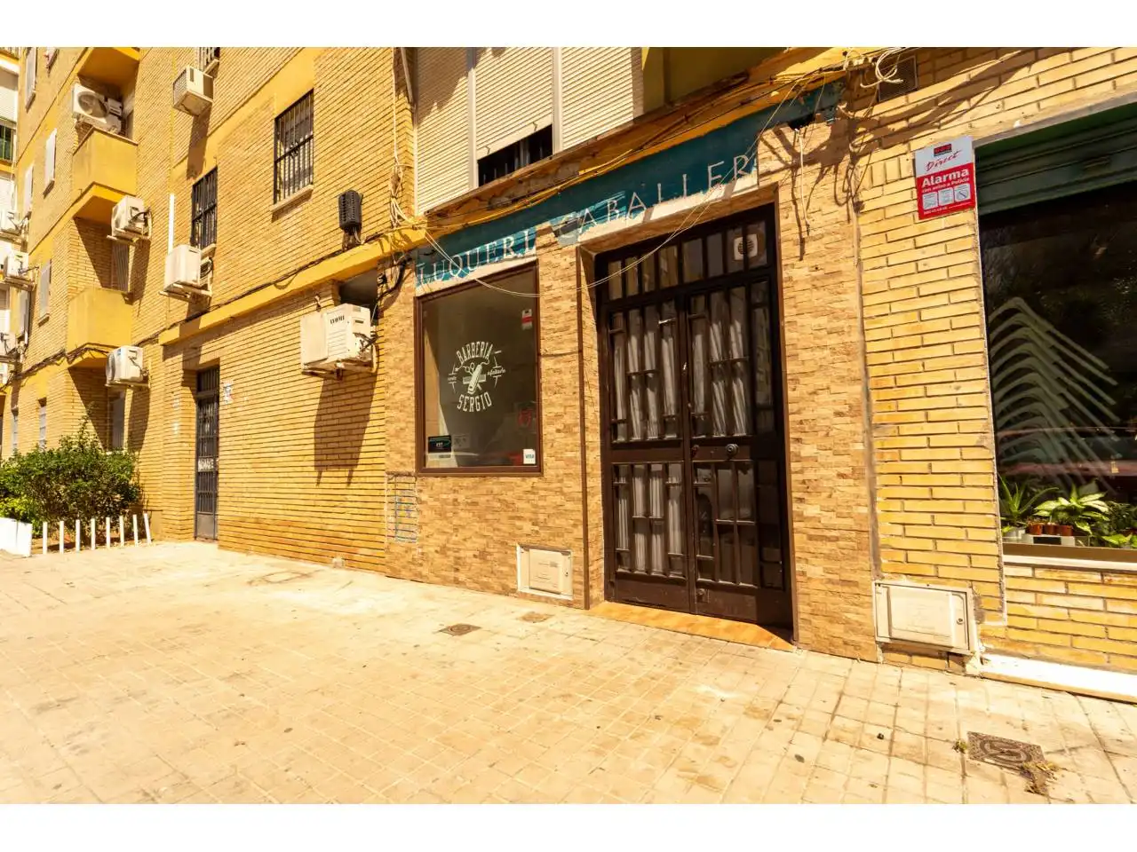Business premises for sale in Calle Azafatas, imagen 2